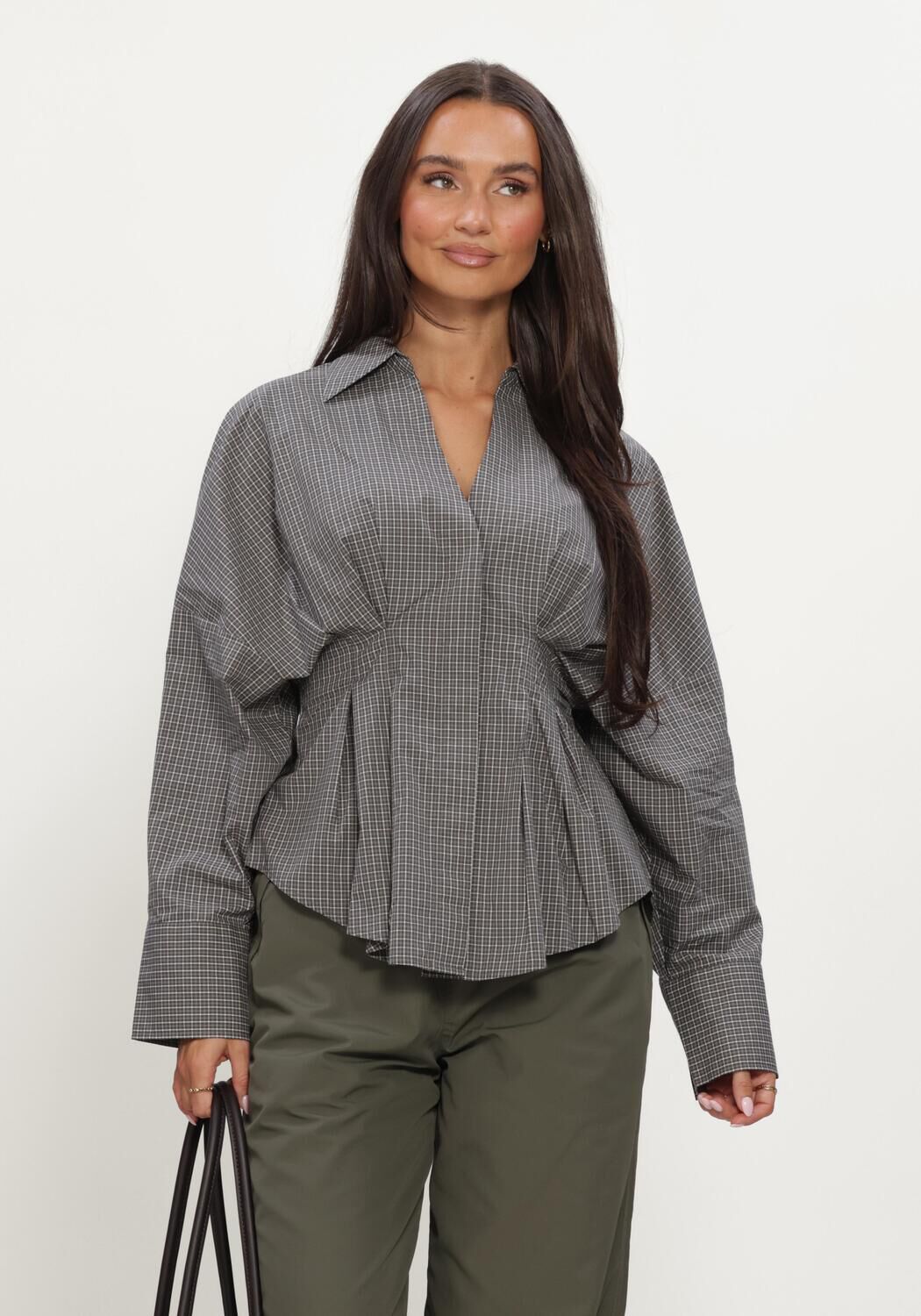 Graue CATWALK JUNKIE Blusen CHECK BLOUSE WITH WAIST PLEATS - large