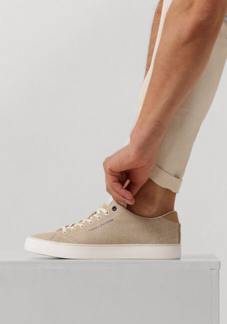 Beige TOMMY HILFIGER Sneaker Low TOMMY HILFIGER VULC LOW CHAMBRAY - large