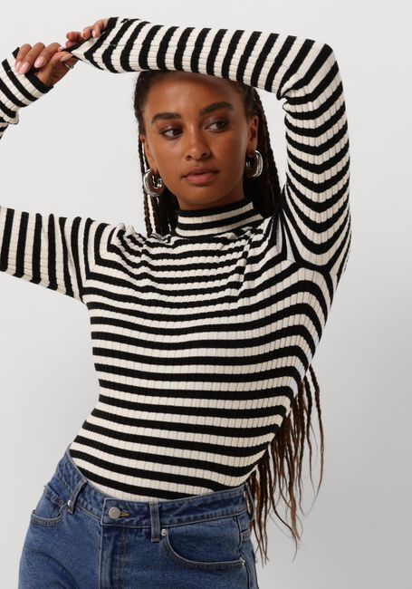 Weiße EDITED Tops & T-shirts JANNICE JUMPER - large