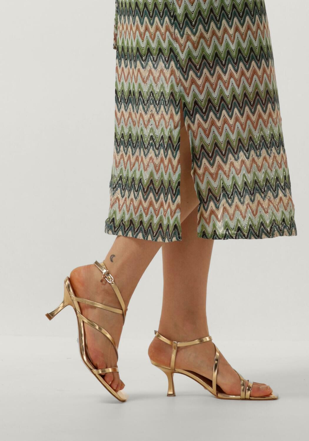 Goldfarbene GUESS Sandalen RIMILLA - large