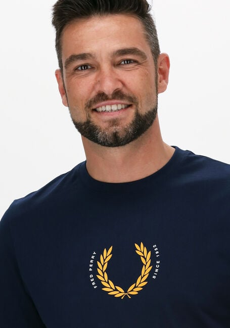 Dunkelblau FRED PERRY T-shirt LAUREL WREATH T-SHIRT - large