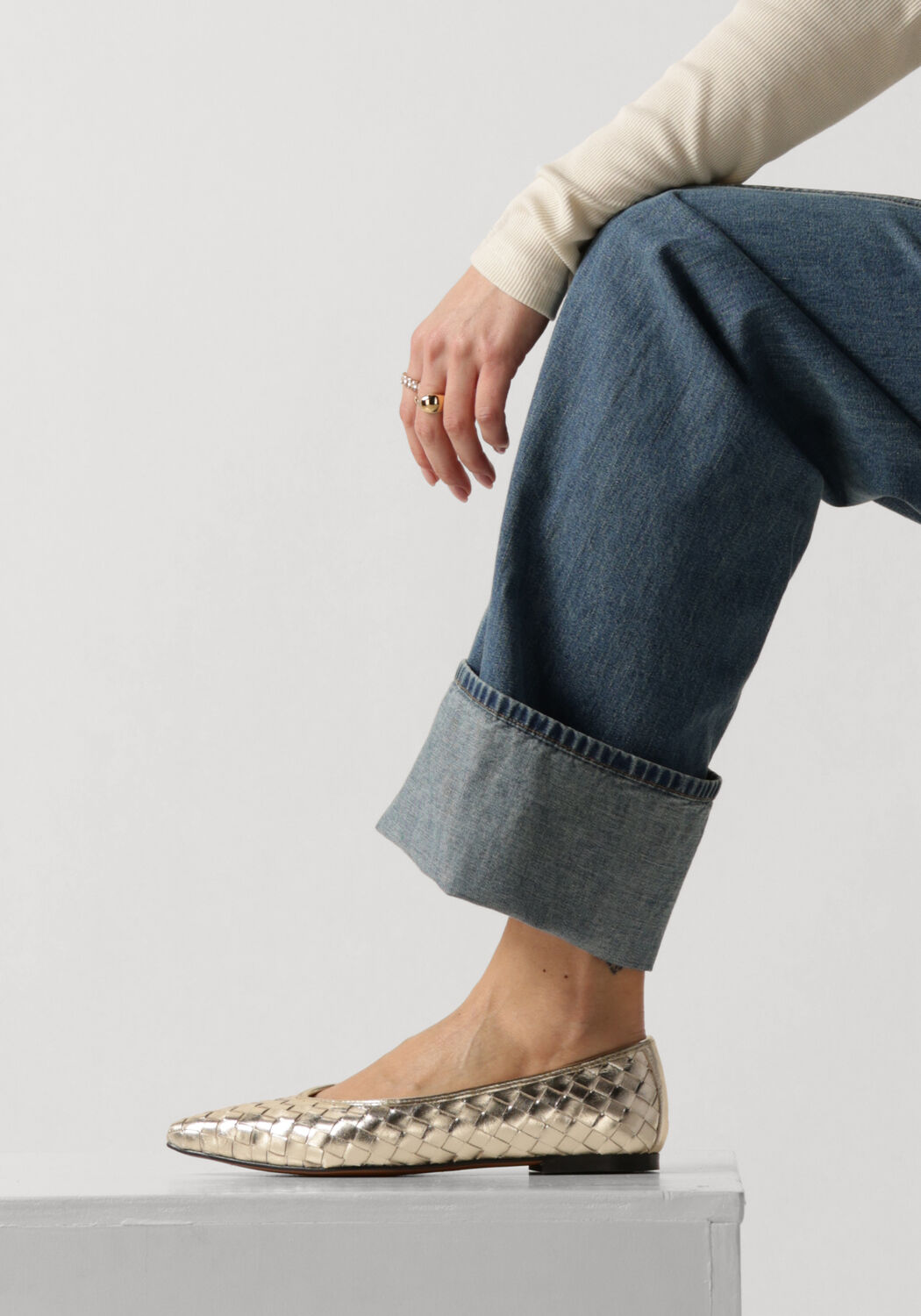 Goldfarbene TORAL Ballerinas MAGDA - large