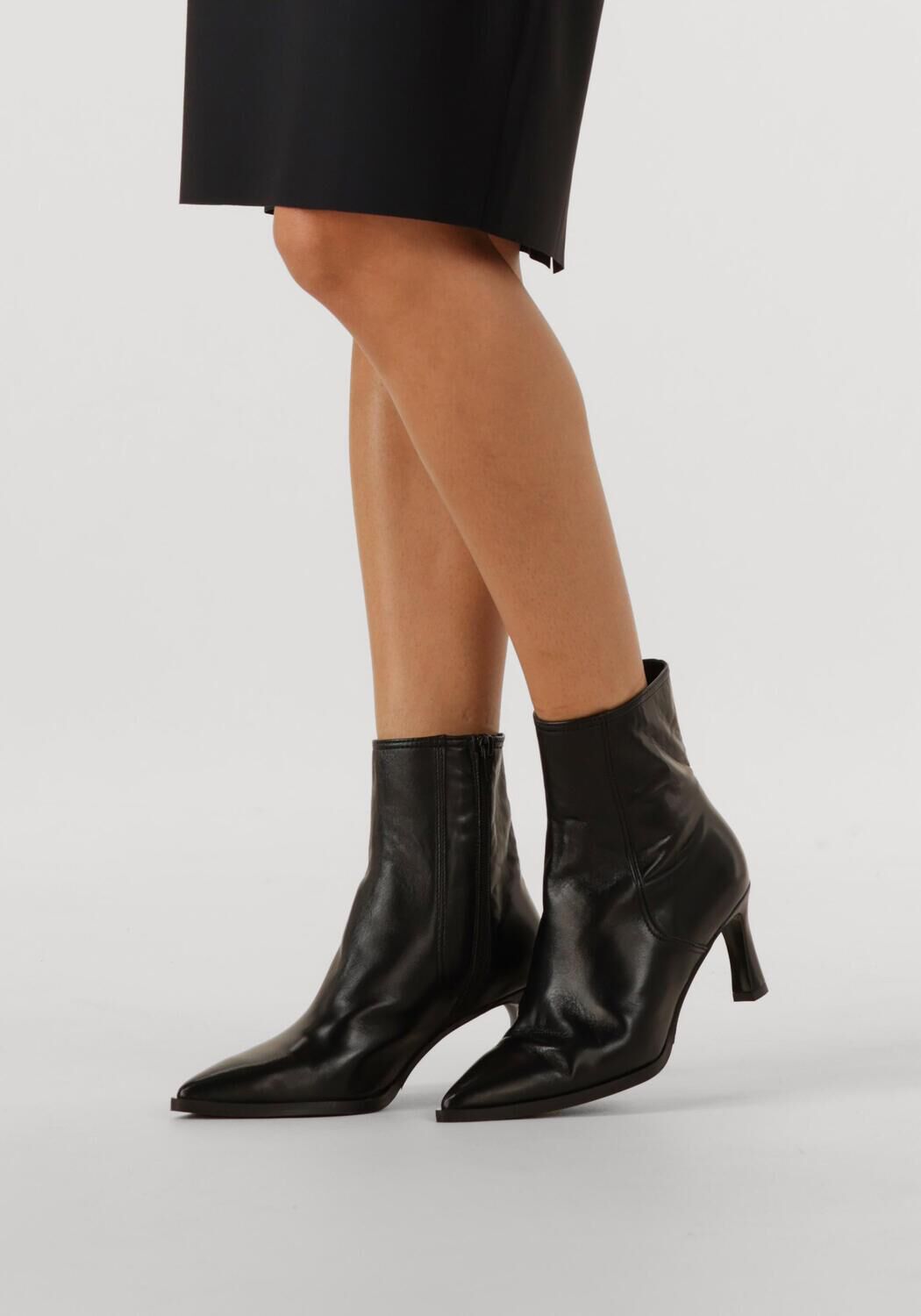 Schwarze LINA LOCCHI Stiefeletten AV 136 LIS - large