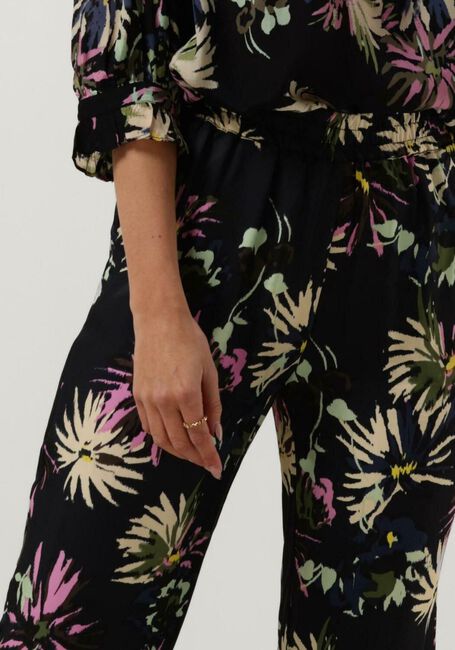 Schwarze SCOTCH & SODA Weite Hose GIA - MID RISE WIDE LEG PRINTED SILKY TROUSERS - large