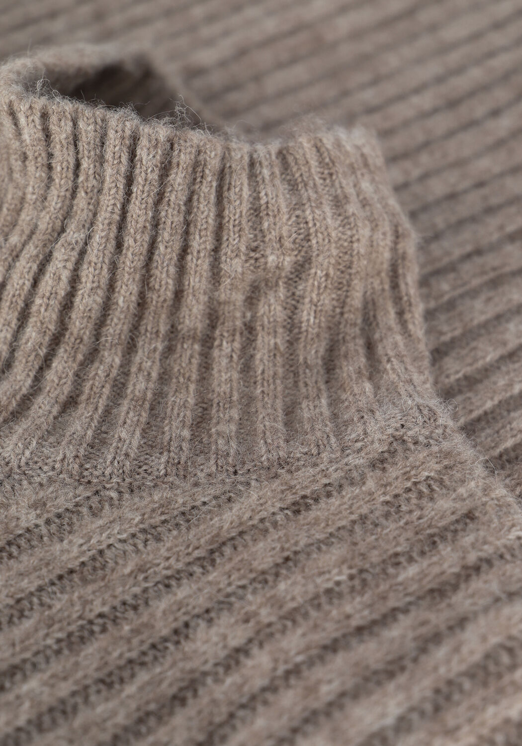 Camelfarbene MODSTR&Ouml;M Spencer GOLDIE VEST - large