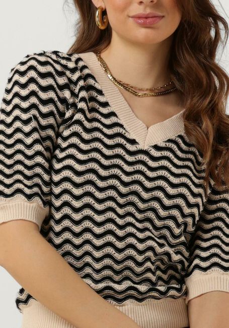 Schwarze MINUS T-shirt MAIKA 2/4 SLEEVE KNIT T-SHIRT - large