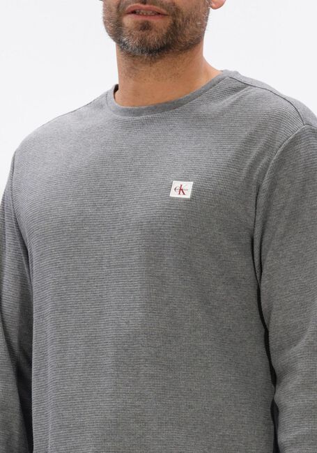 Graue CALVIN KLEIN Pullover LS WAFFLE BADGE CREWNK TEE - large