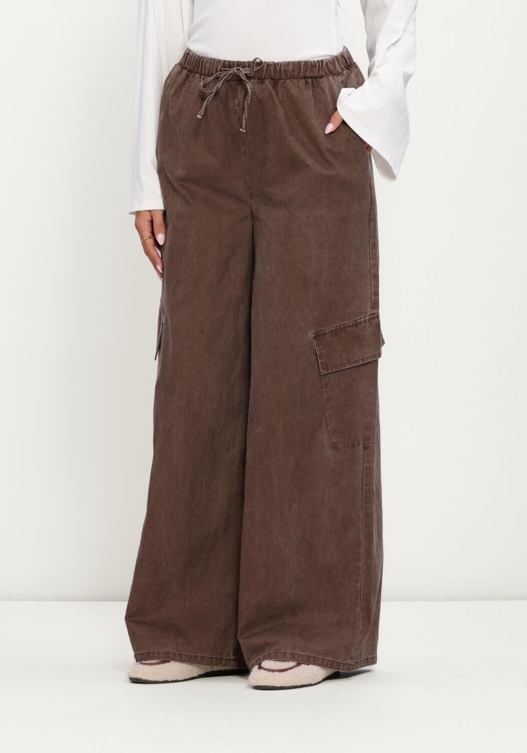 Braune REFINED DEPARTMENT Cargohosen LADIES WOVEN WASHED WIDE LEG CARGO PANTS MILA - large