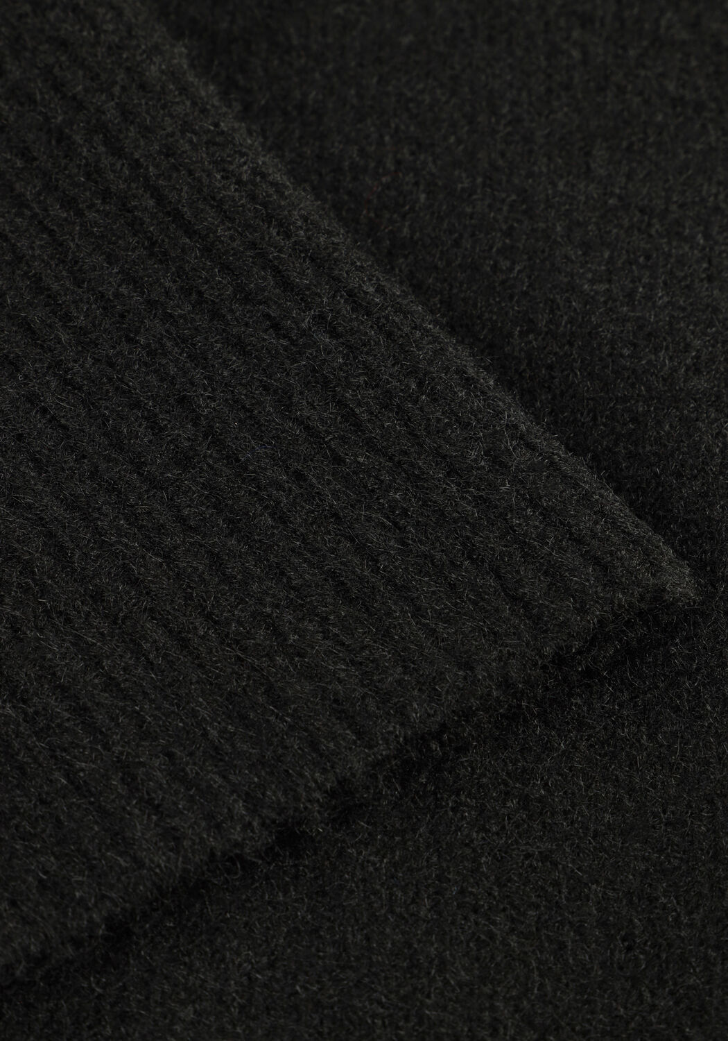 Schwarze NOTRE-V Pullover NV-GWENDA - large