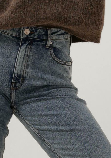 Hellblau GESTUZ Slim fit jeans SALMAGZ MW SLIM JEANS - large