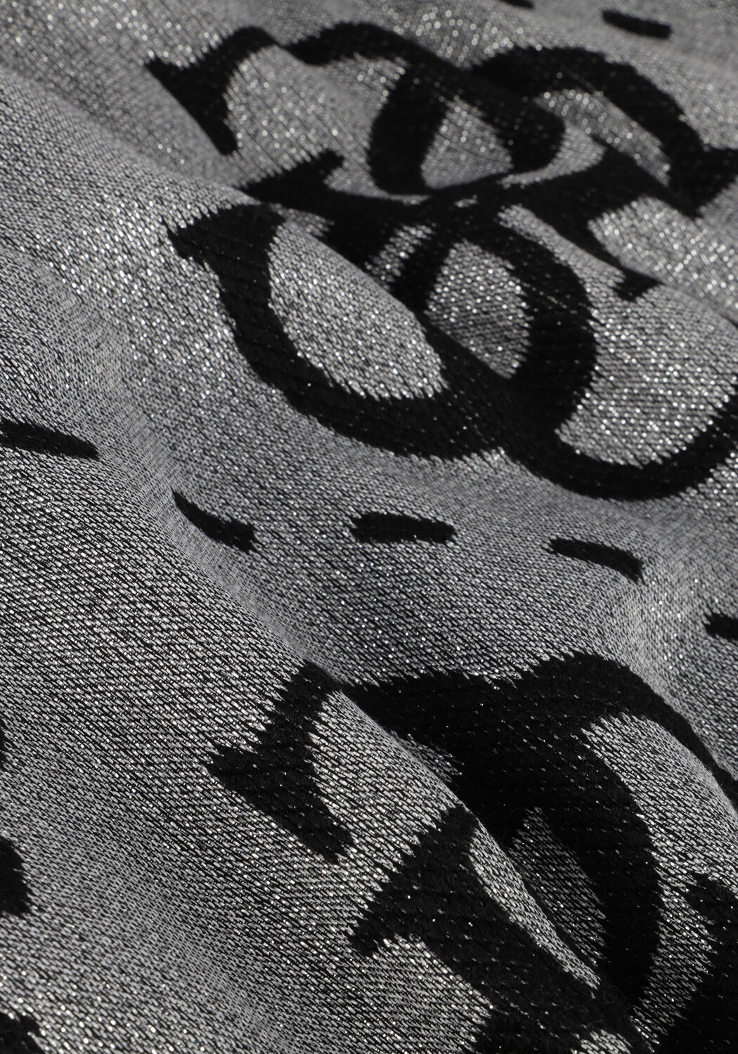 Schwarze GUESS Schal VIKKY SCARF 90X180 - large