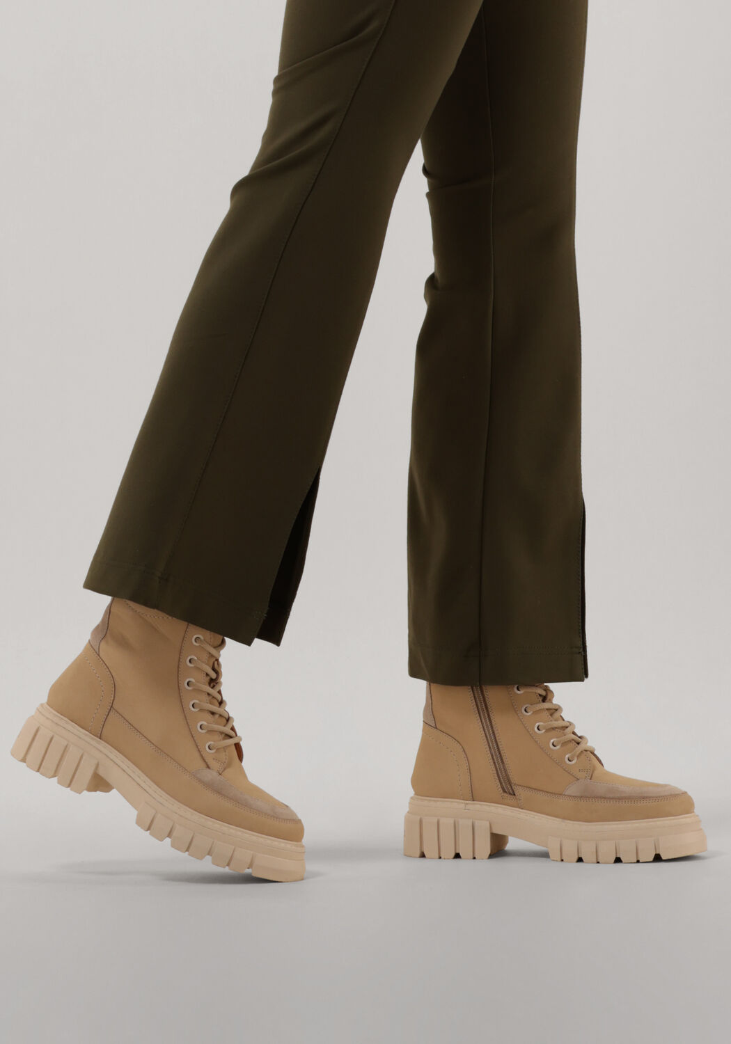 Beige MARUTI Schn&uuml;rboots MAYA - large