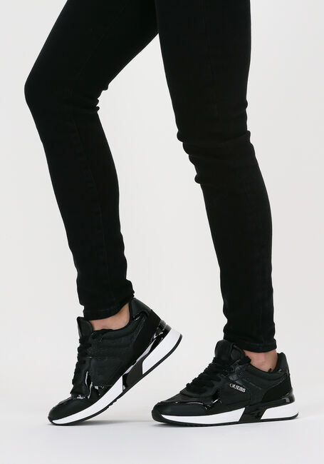 Schwarze GUESS Sneaker Low MAYBEL - large