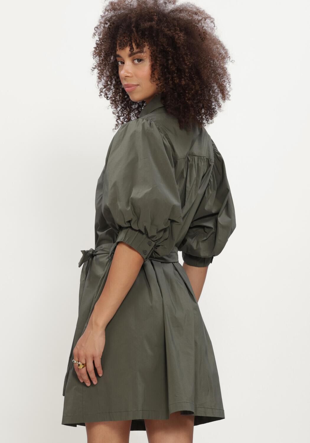 Gr&uuml;ne NEO NOIR Midikleid SERENE POPLIN DRESS - large
