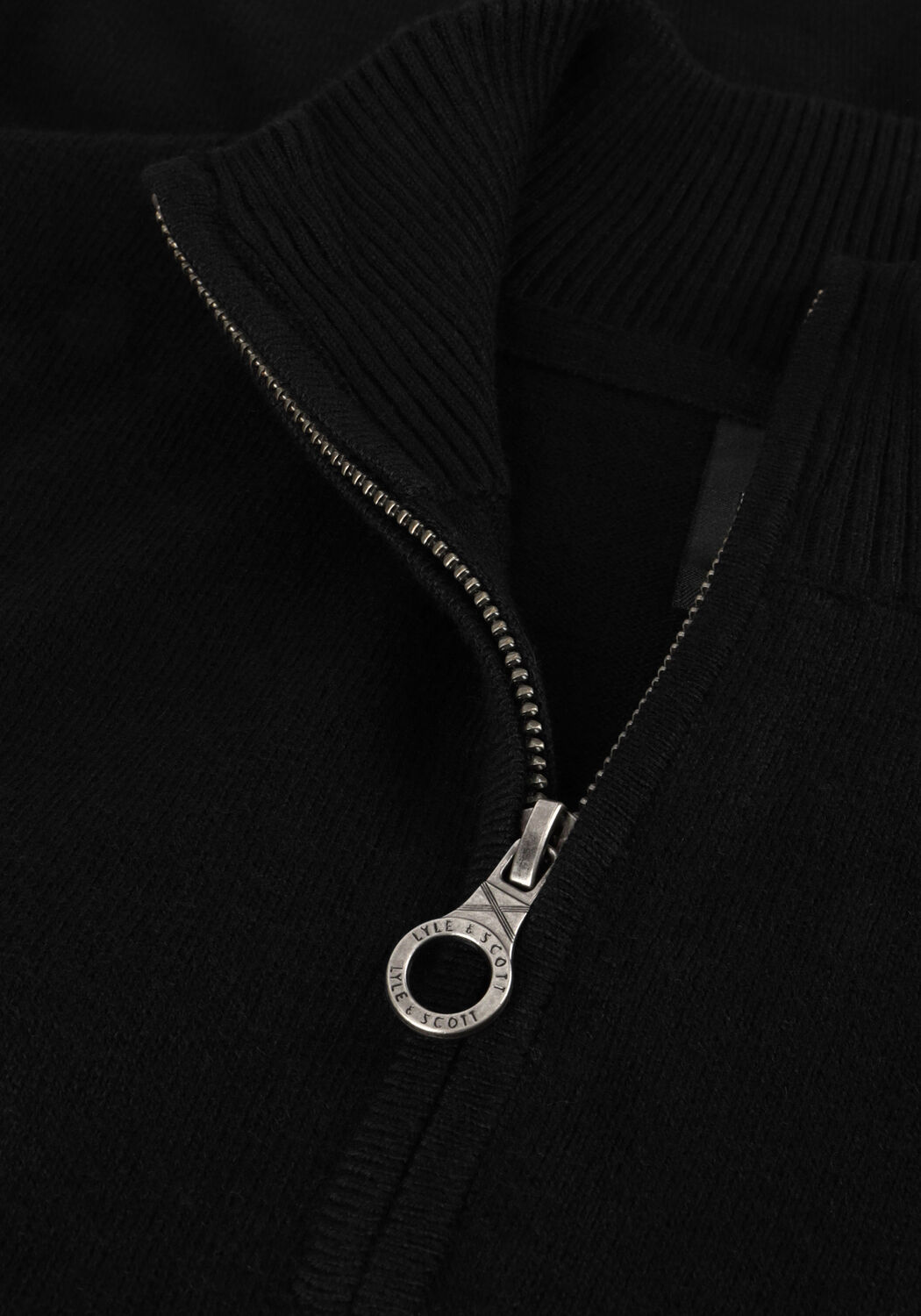 Schwarze LYLE & SCOTT Pullover COTTON MERINO QUARTER ZIP JUMPER - large