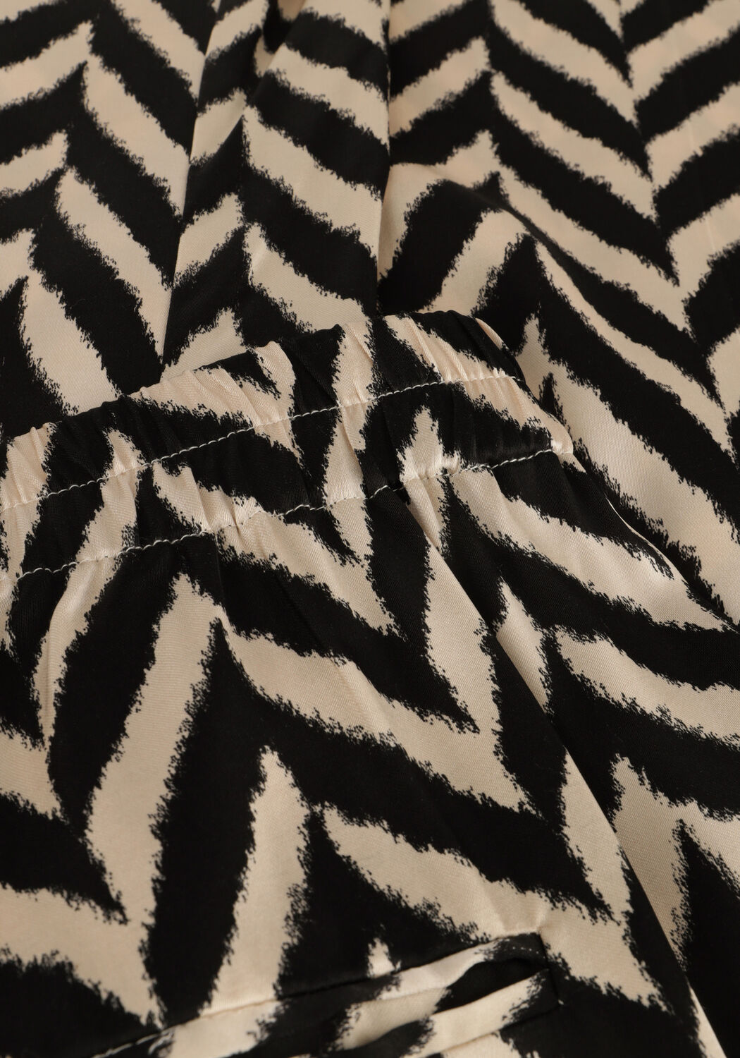 Schwarze SECOND FEMALE Weite Hose ASHLEN TROUSERS - large