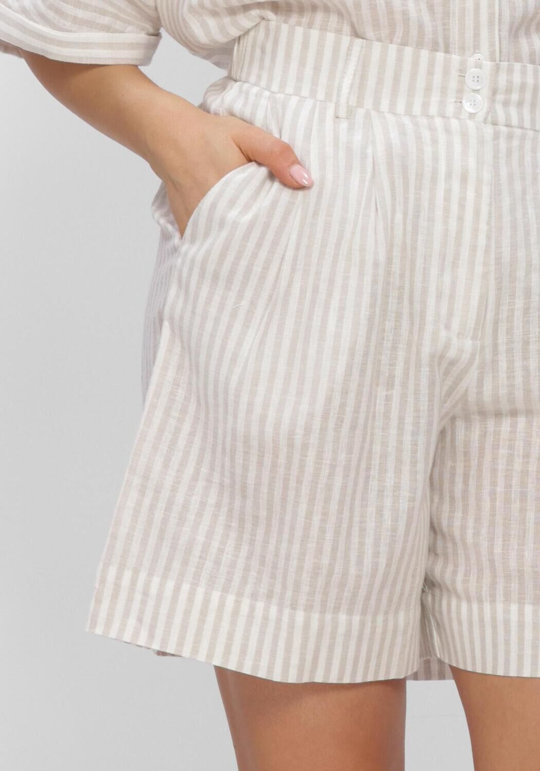 Graue WITHBLACK Hosen WBLBIANCA SHORTS - large