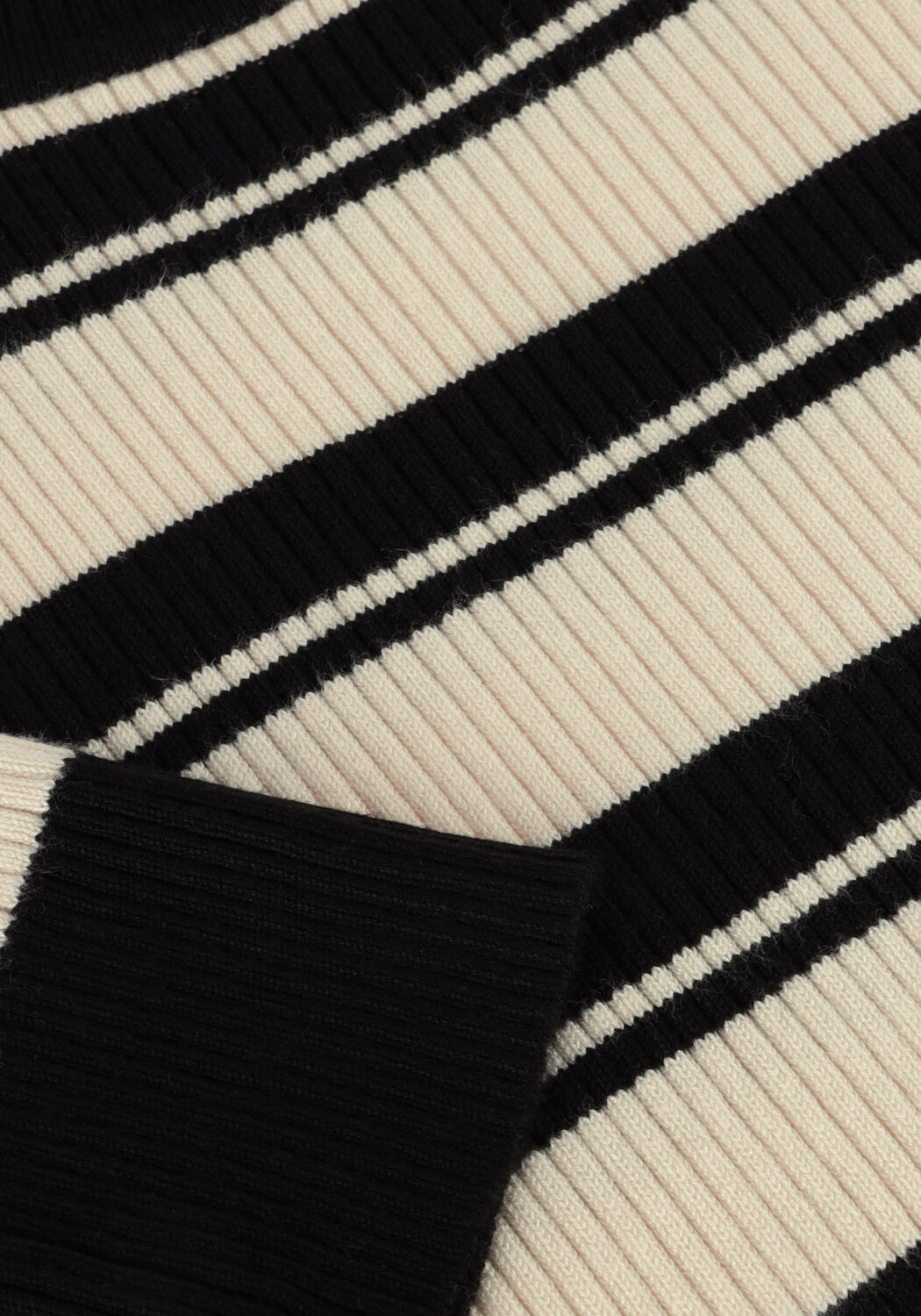 Schwarze INDIAN BLUE JEANS Tops & T-shirts STRIPED KNITWEAR CROPPED - large