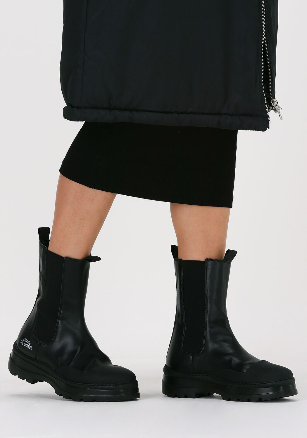 Schwarze WOMSH Chelsea Boots JUMP INK - large