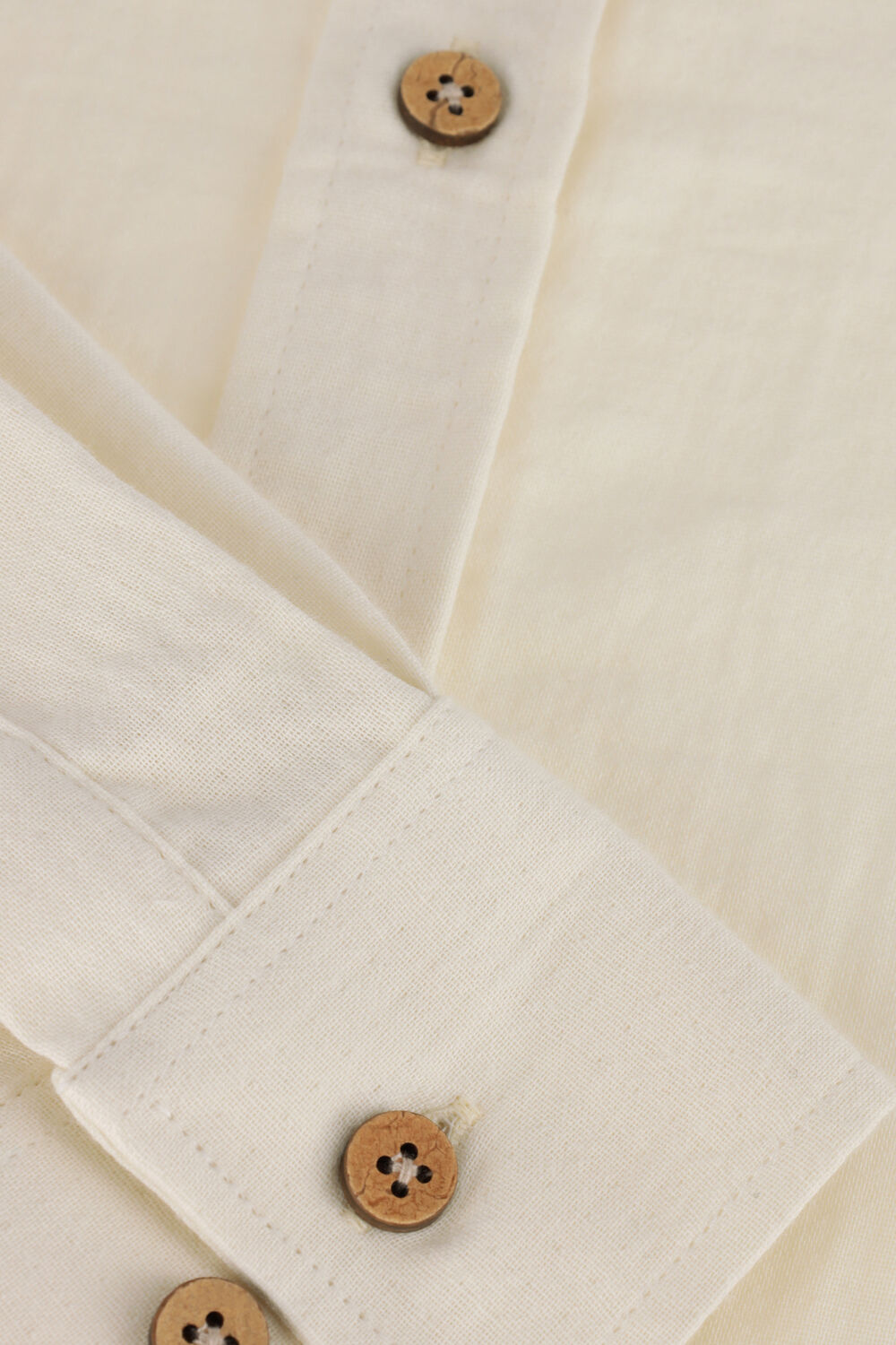 Nicht-gerade weiss ANERKJENDT Overshirt AKLEIF L/S MUSSELIN SHIRT - large