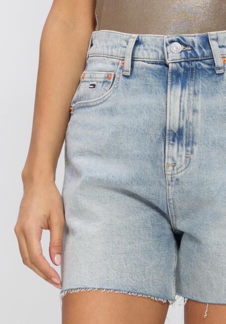Hellblau TOMMY JEANS Kurze Hosen MOM SHORT BJ8115 - large