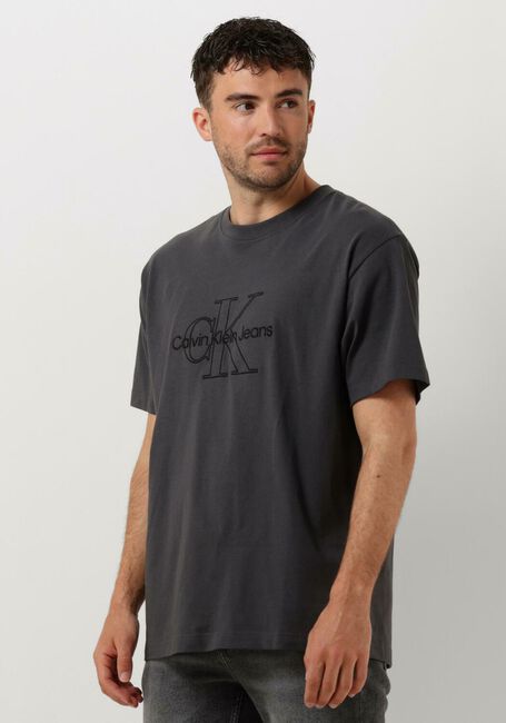 Graue CALVIN KLEIN T-shirt MONOLOGO WASHED TEE - large