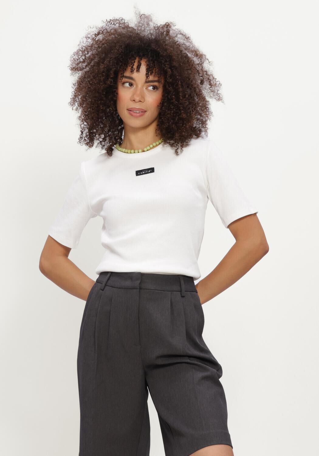 Wei&szlig;e HAUTE L'AMITI&Eacute; Tops & T-shirts VINTAGE RIB TEE - large