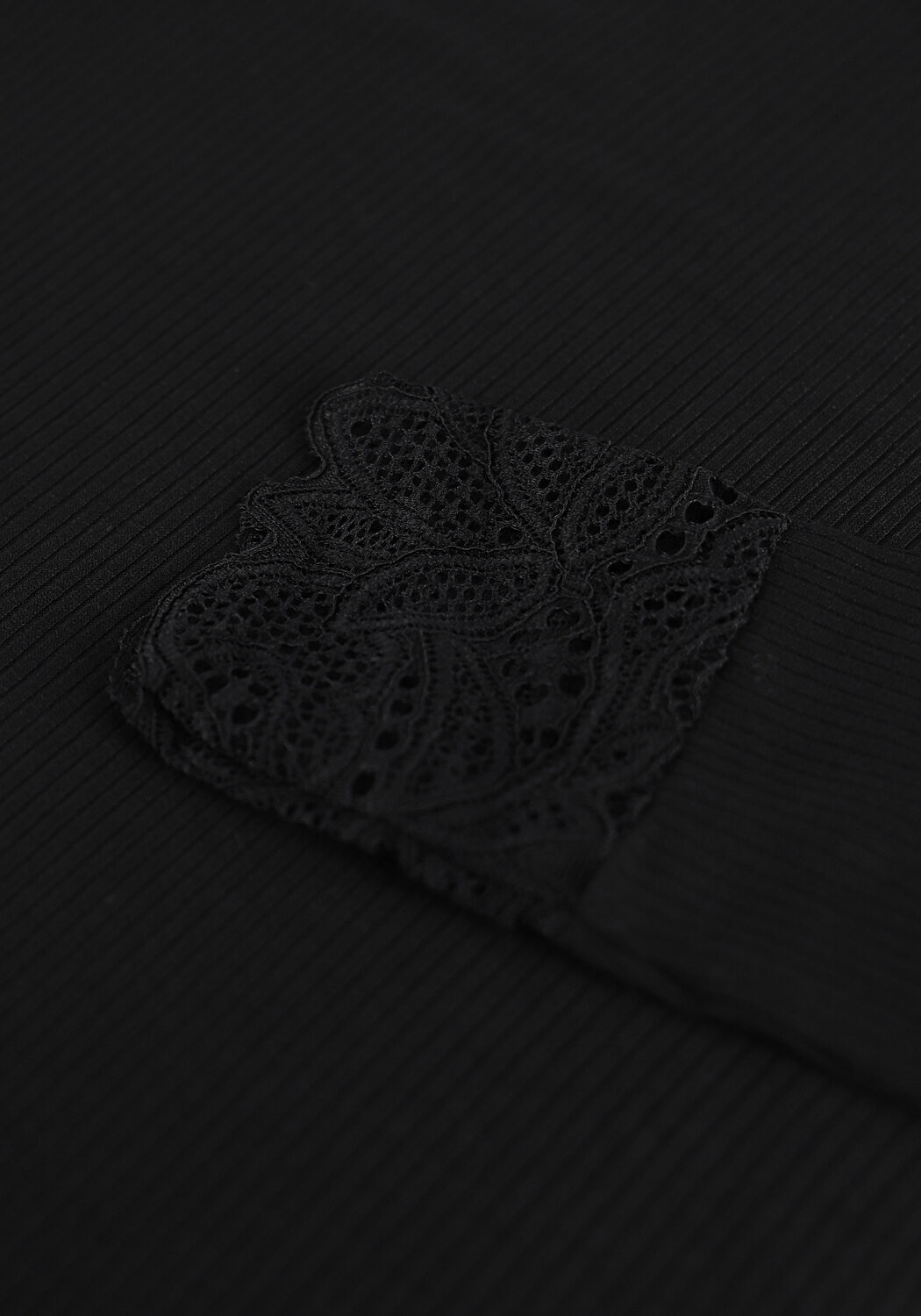 Schwarze Y.A.S. T-shirt YASELLE TOP - large