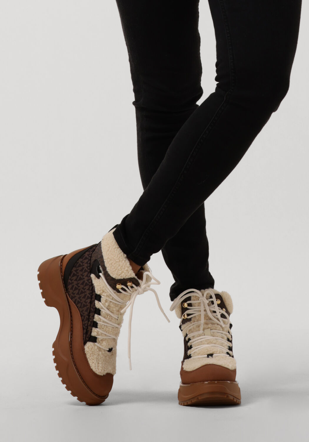 Braune MICHAEL KORS Schn&uuml;rboots DUPREE HIKER BOOTIE - large