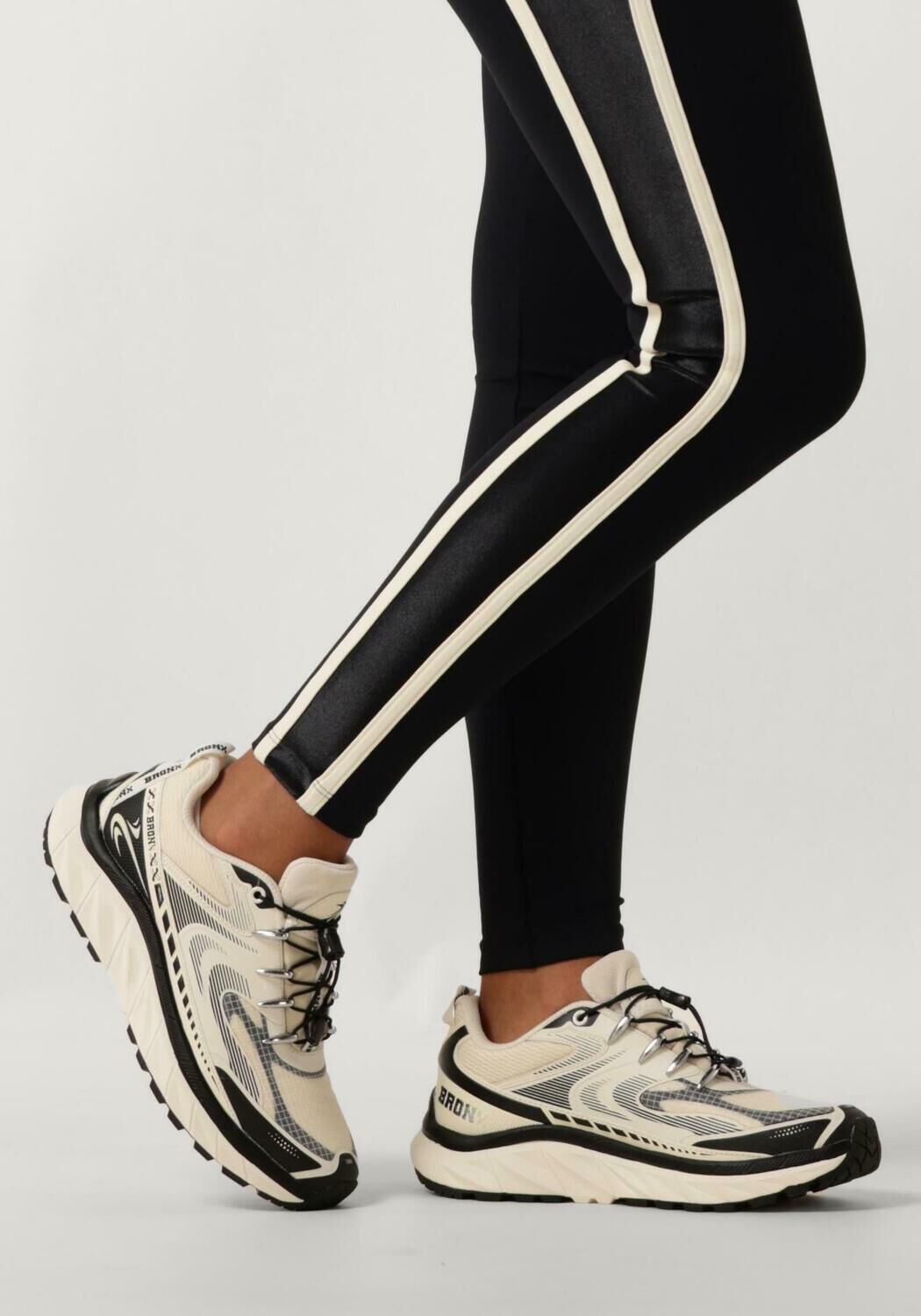 Schwarze BRONX Sneaker Low TRACK-ERR 66516-L - large