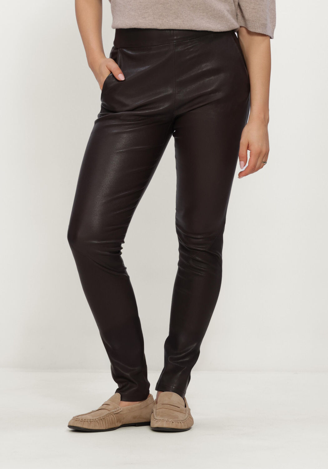 Braune STUDIO AR Hosen SORAYA STRETCH PLONGE - large