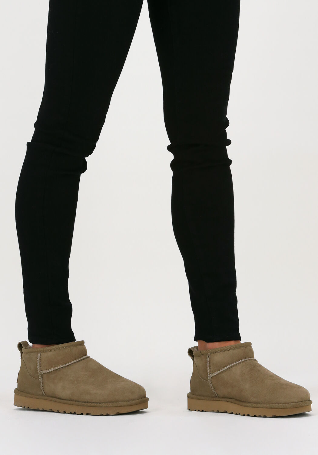 Gr&uuml;ne UGG Winterstiefel W CLASSIC ULTRA MINI - large