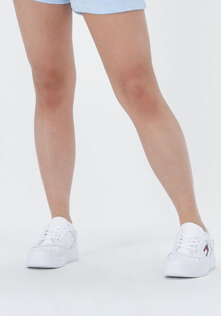 Wei&szlig;e TOMMY JEANS Sneaker Low TOMMY JEANS RETRO BASKET DAMES - large