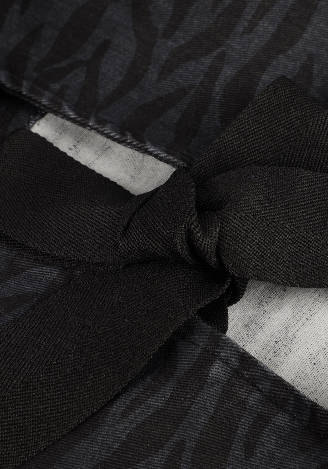 Graue CO'COUTURE Blusen ZEBRA BOW BLOUSE - large