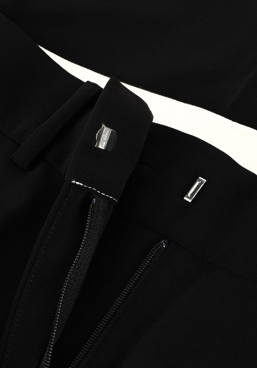 Schwarze SECOND FEMALE Hose FIQUE STRAIGHT TROUSERS - large