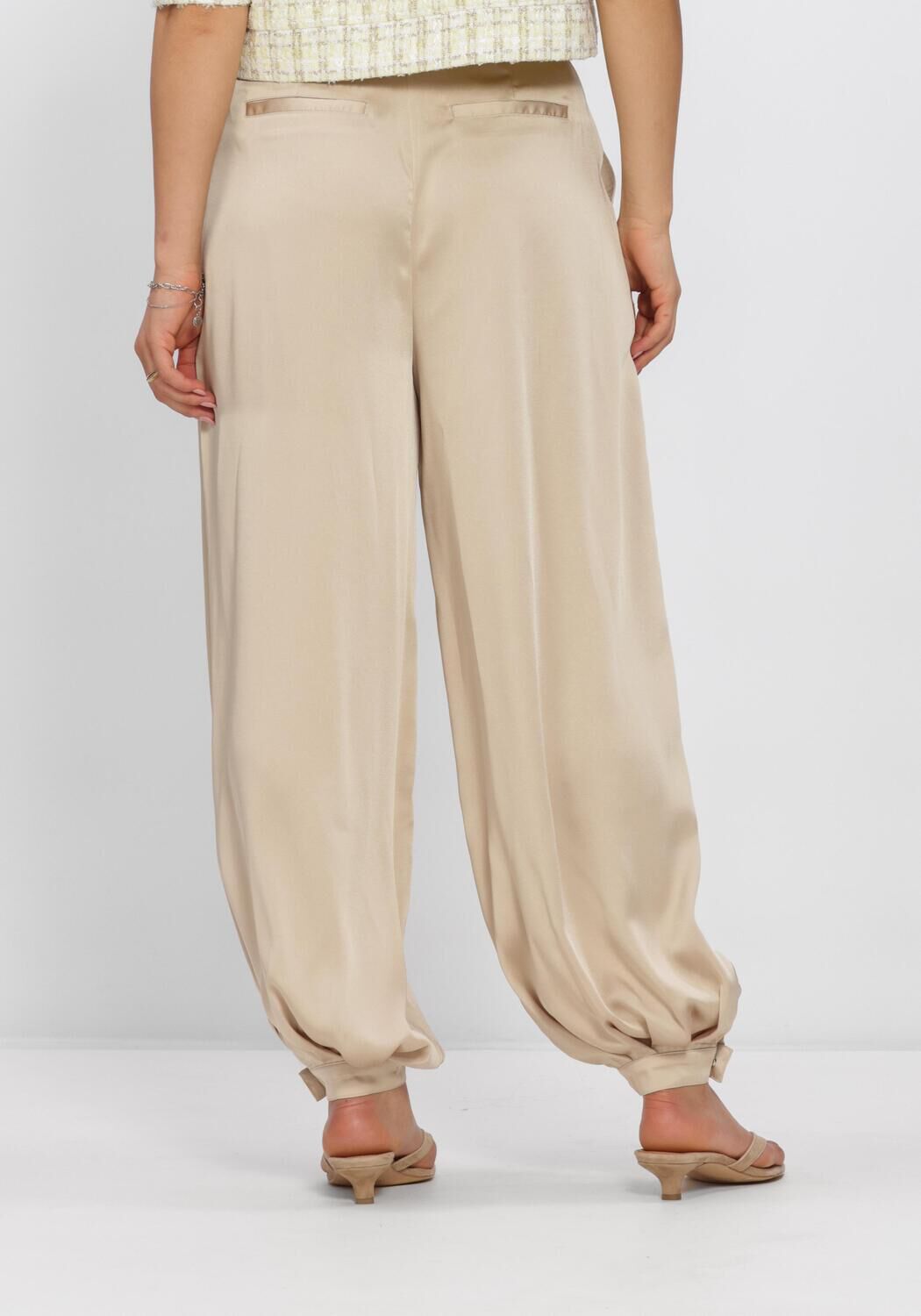 Sand NEO NOIR Hosen FAYLA DRAPY SATIN BALLOON - large
