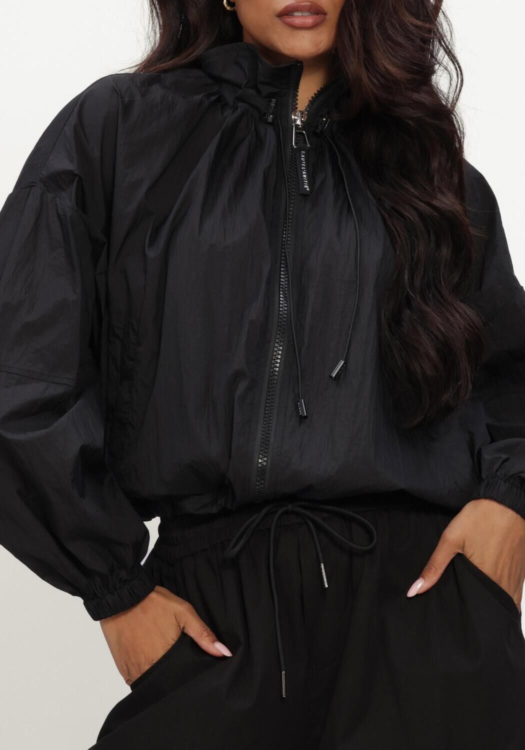 Schwarze HAUTE L'AMITI&Eacute; Blusen IRON PAPER JACKET - large