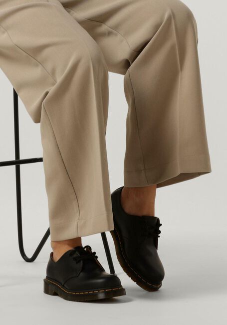 Schwarze DR MARTENS Schnürschuhe 1461 - large