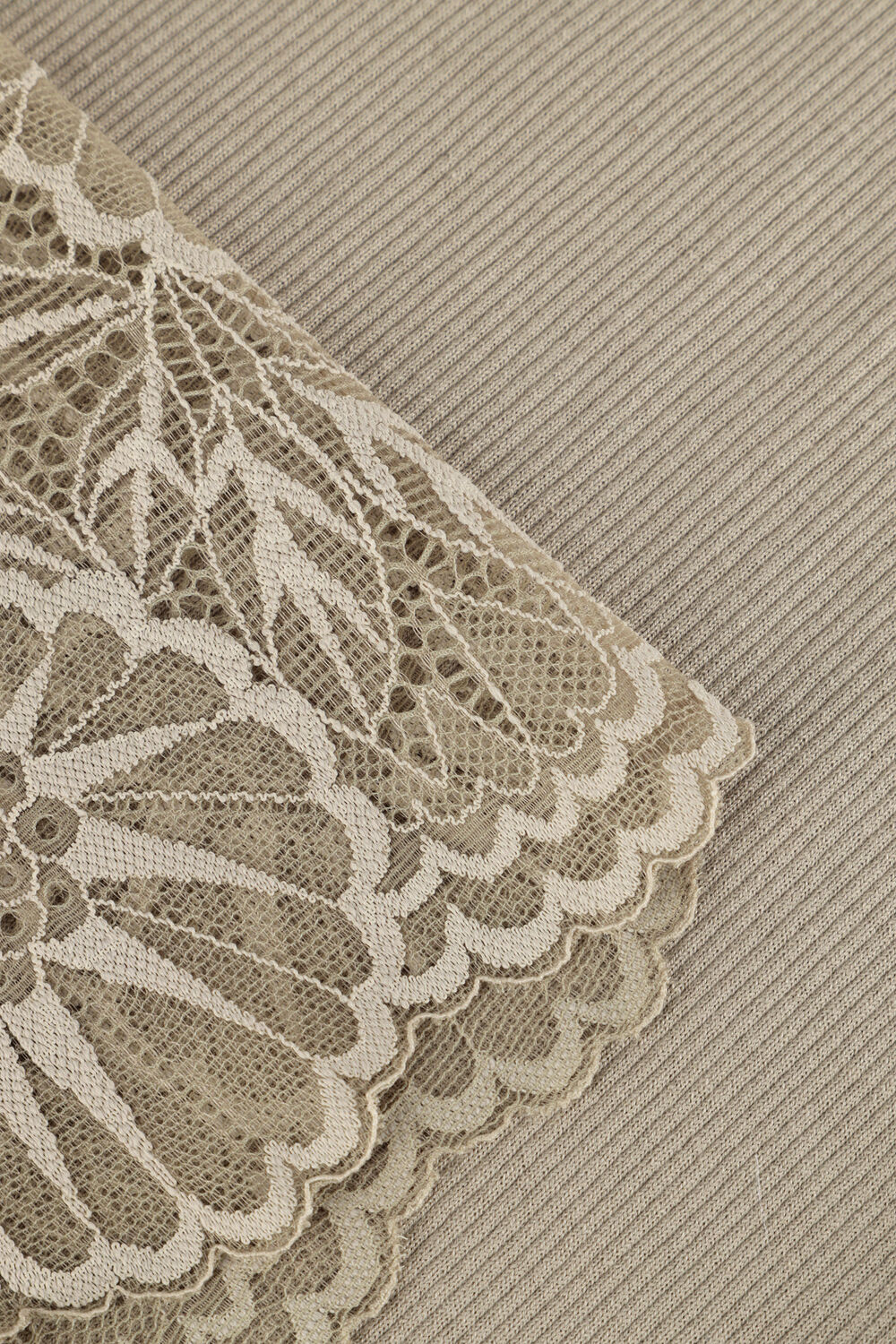 Gr&uuml;ne ROSEMUNDE Top BEATHA CAPSLEEVE - large