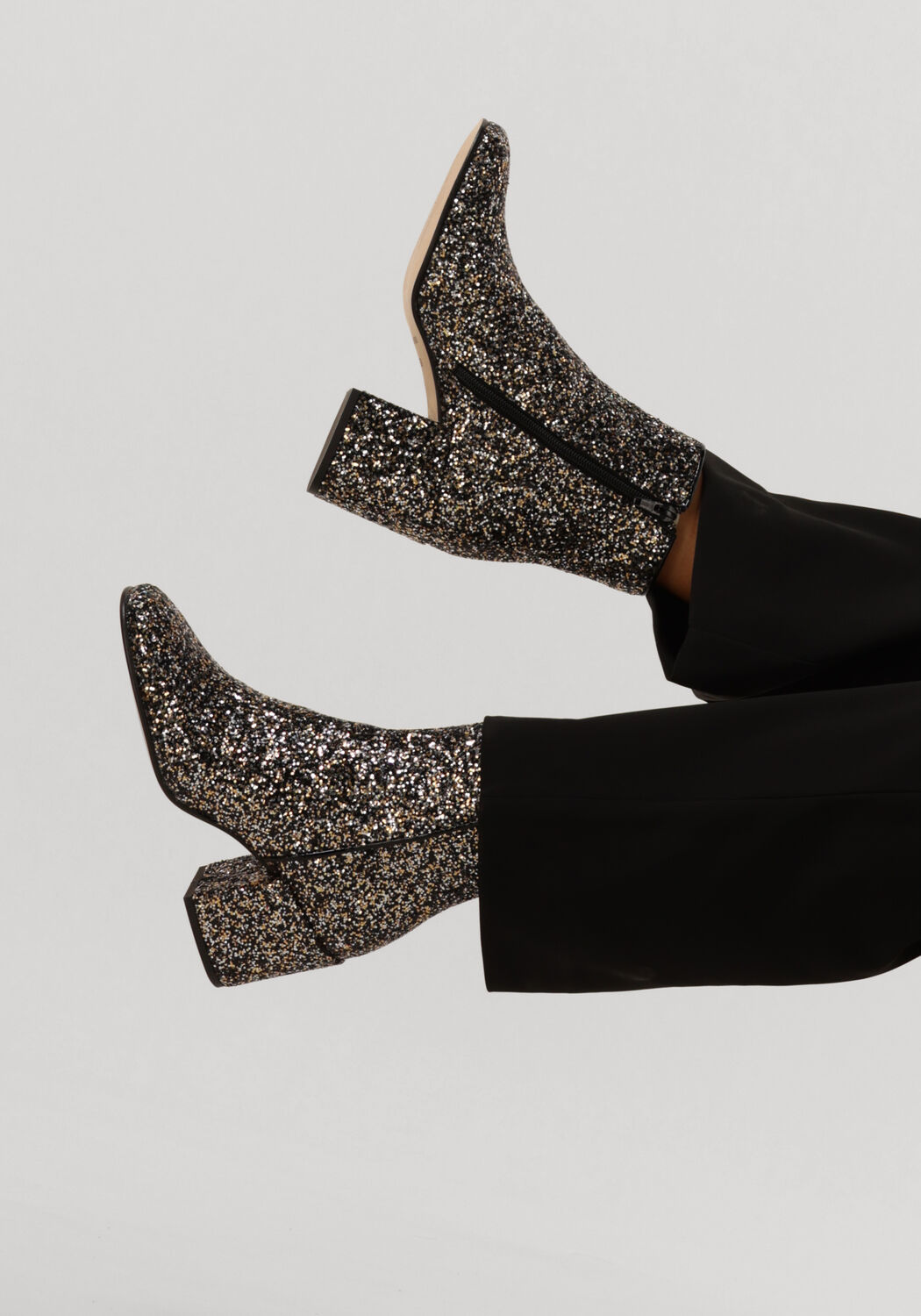 Schwarze NUBIKK Stiefeletten GIGI ROMA - large