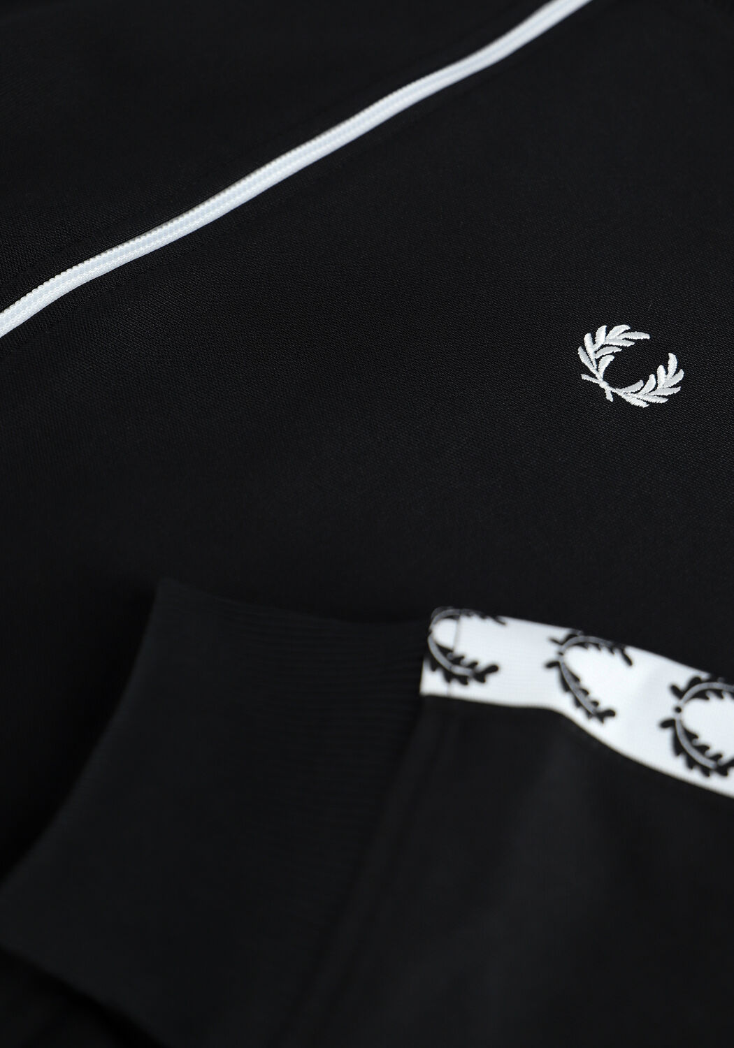 Schwarze FRED PERRY Strickjacke TAPED TRACK JACKET - large