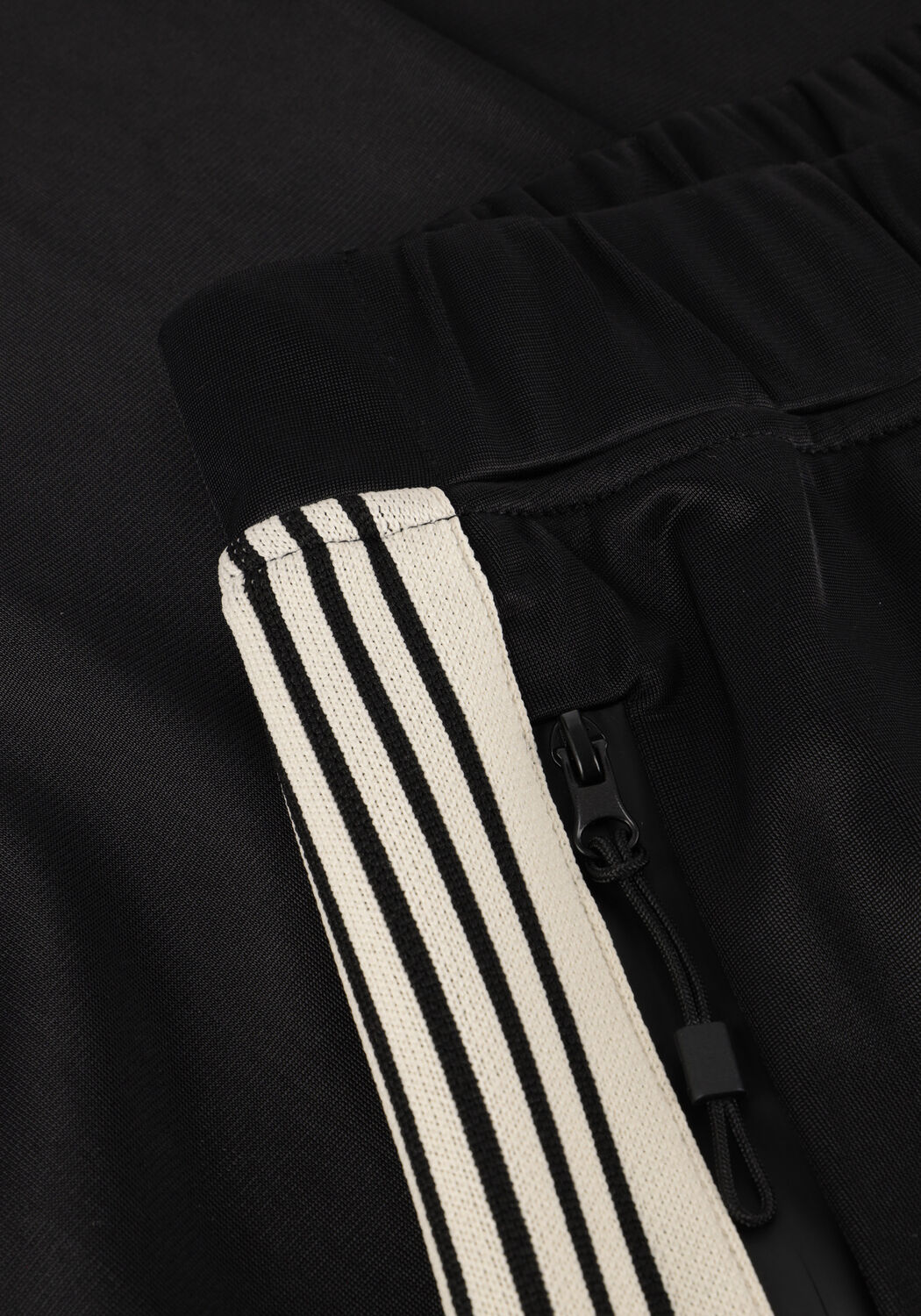 Schwarze HAUTE L'AMITI&Eacute; Weite Hose BAGGY TRACK TALL PANTS - large