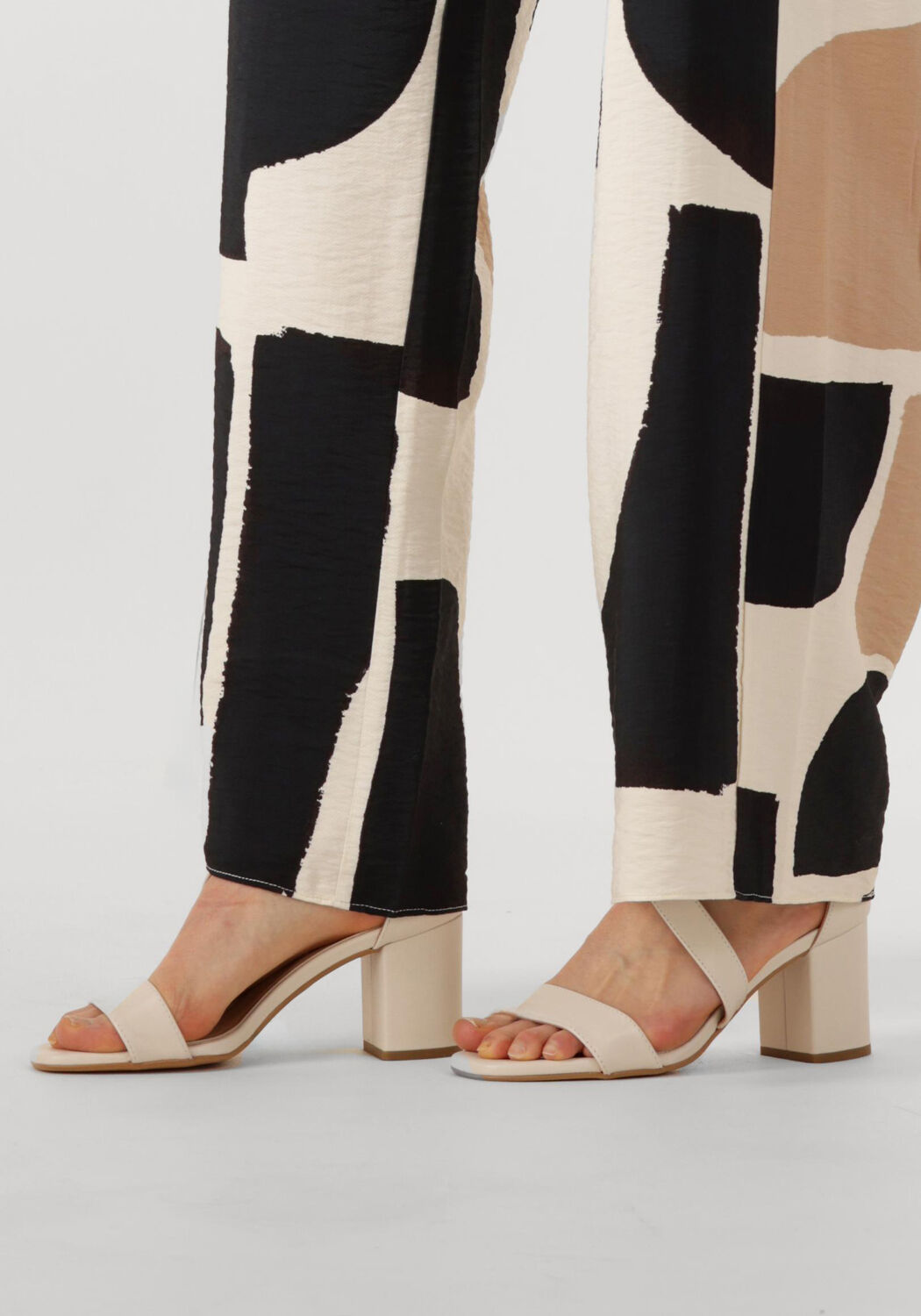 Wei&szlig;e NOTRE-V Sandaletten mit Absatz 16036 - large