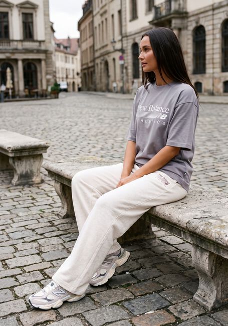Graue NEW BALANCE T-shirt TRACKSIDE OVERSIZED T-SHIRT - large