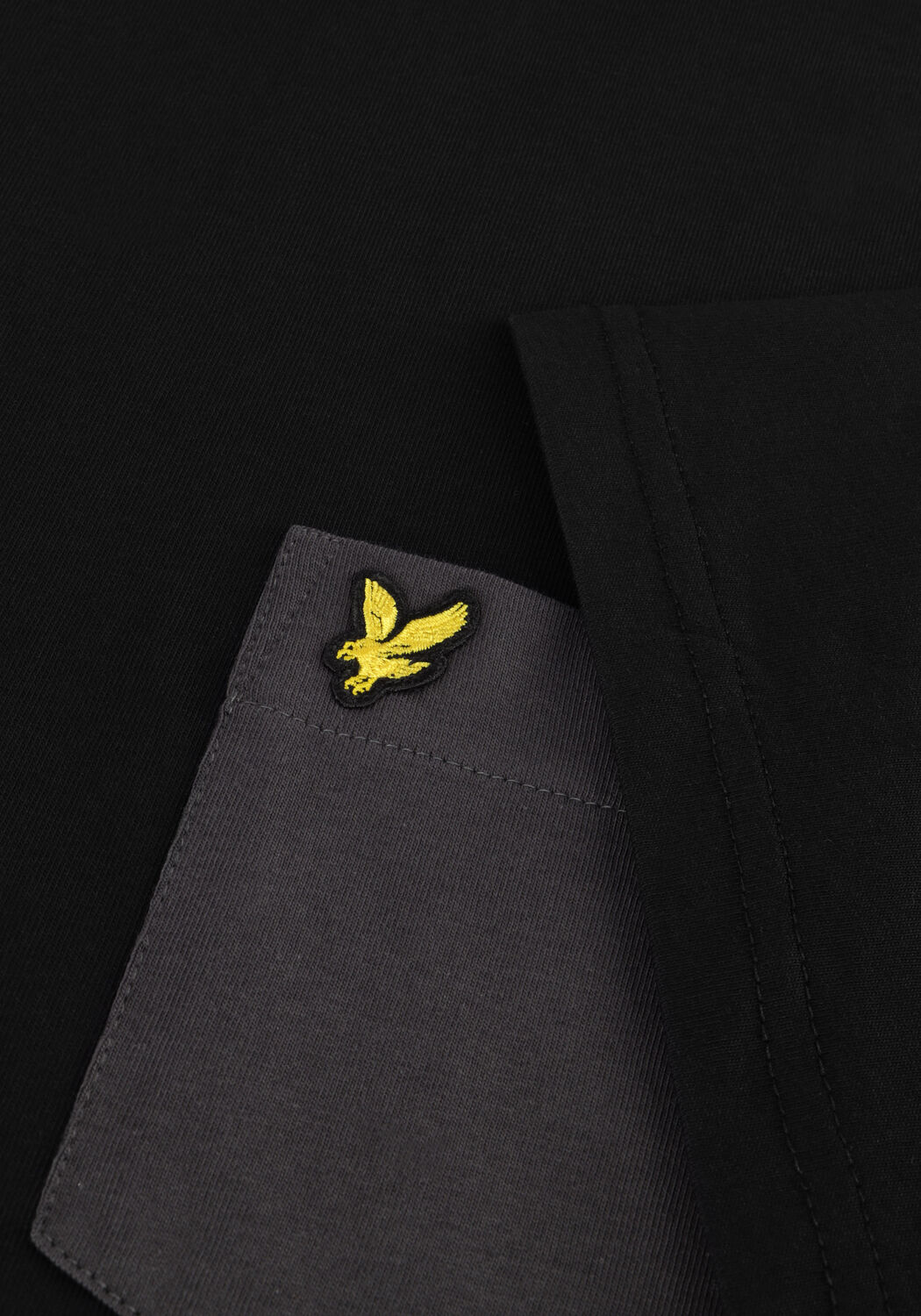 Schwarze LYLE & SCOTT T-shirt CONTRAST POCKET T-SHIRT - large