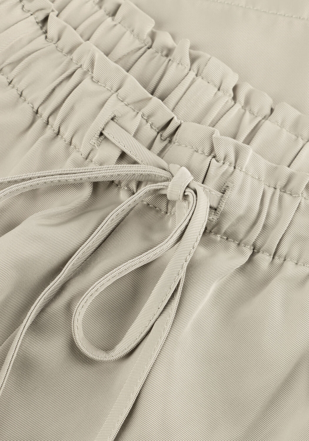 Beige EDITED Kurze Hosen YOKO SHORTS - large