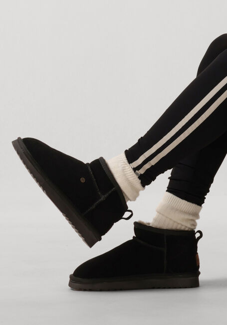 Schwarze WARMBAT Winterstiefel DURACK - large