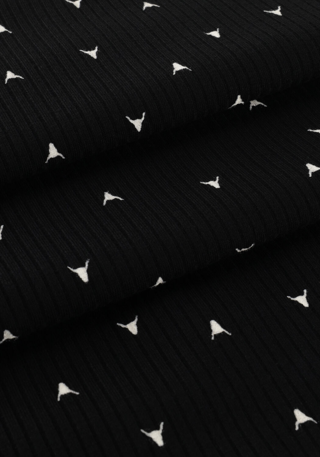 Schwarze ALIX THE LABEL T-shirt LADIES KNITTED REIB BULL T-SHIRT - large