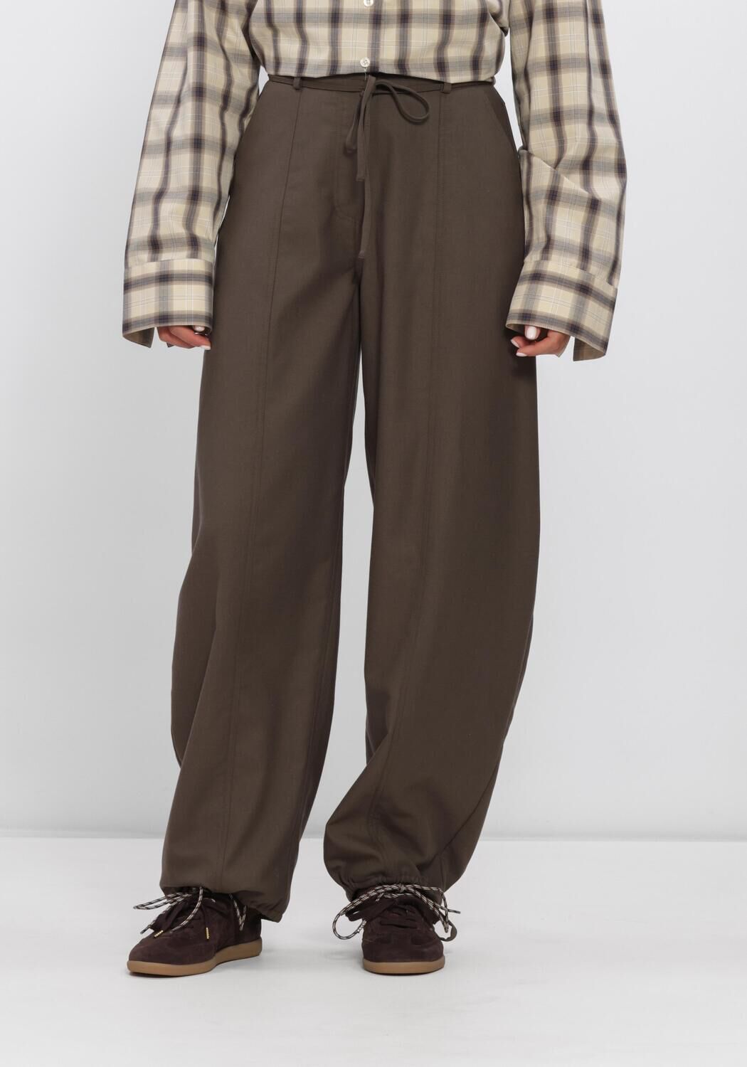 Schwarze SECOND FEMALE Hosen BLINK NEW CARGO TROUSERS - large