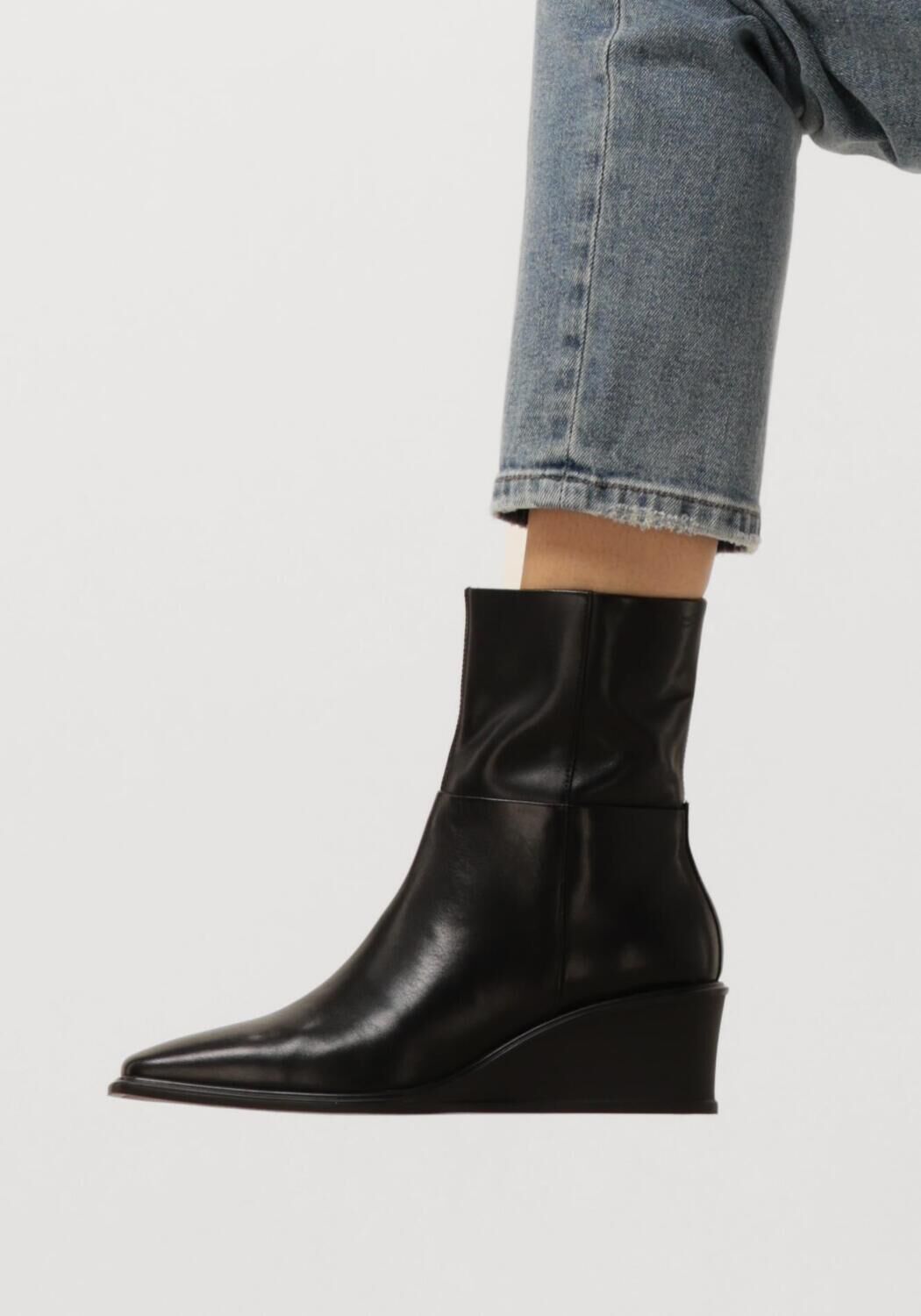 Schwarze VAGABOND SHOEMAKERS Stiefeletten AINO 001 - large